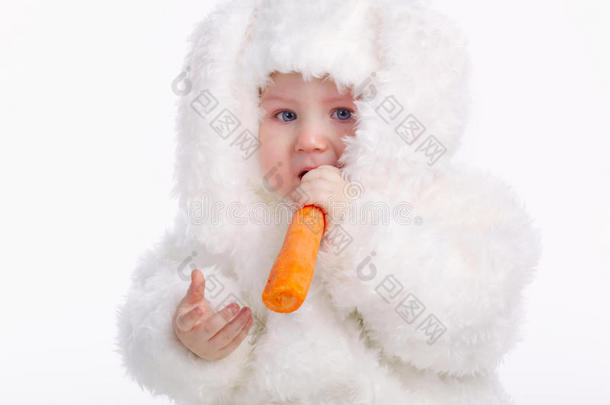 可爱的宝宝穿兔子服装