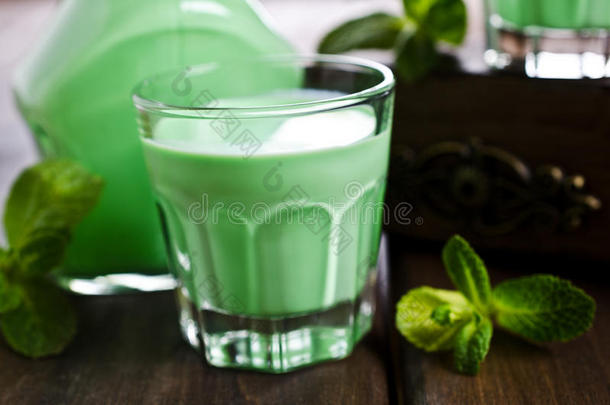 绿色奶油液体