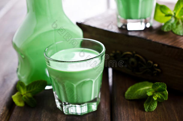 绿色奶油液体