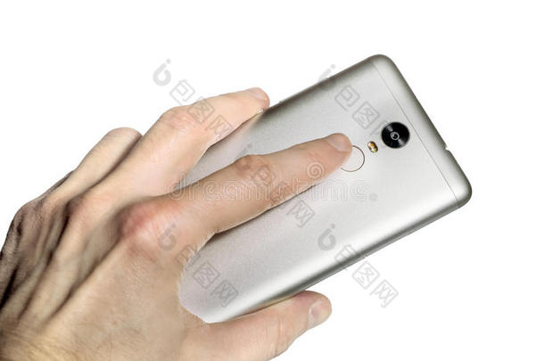 手指触摸智能手机中的指纹扫描仪