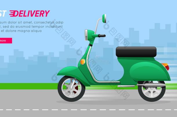 在城市道路上运送摩托车。 绿色车辆。