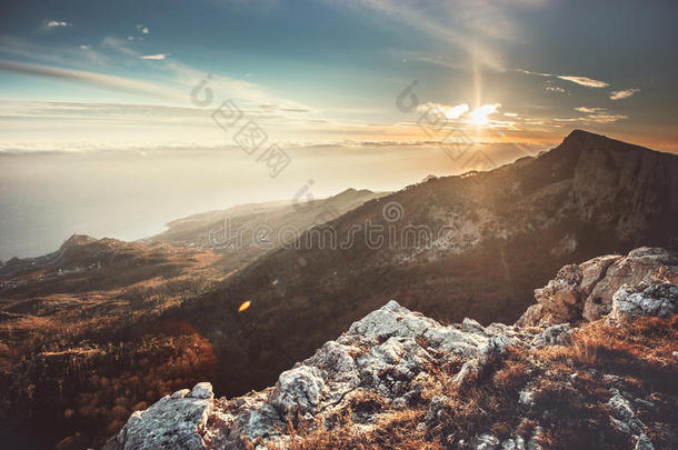 冒险天线海拔高度<strong>大气</strong>的背景