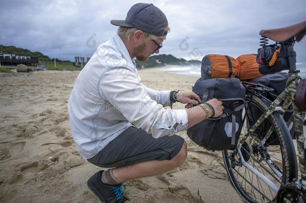 冒险袋子海滩自行车周期