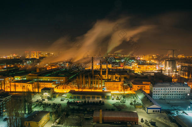 伏罗涅日工业区冬季夜景。