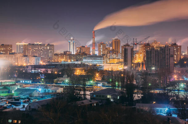 伏罗涅日工业区冬季夜景。