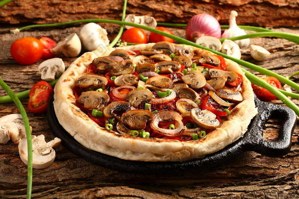 美味的食物蘑菇披萨