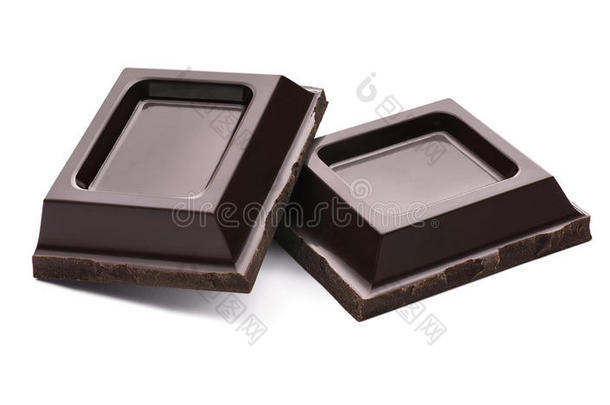 白色背景上隔离的巧克力方块