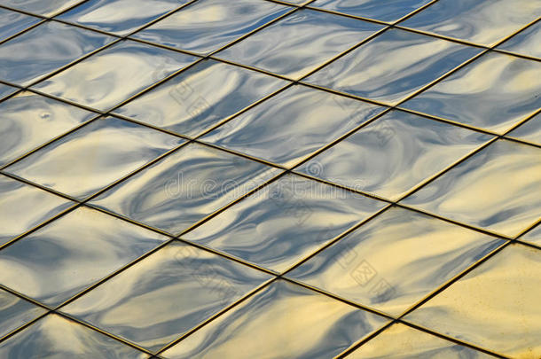 金色蓝色金属屋顶瓷砖纹理背景
