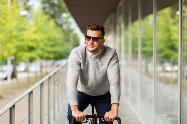 自行车自行车手骑自行车的骑自行车商业