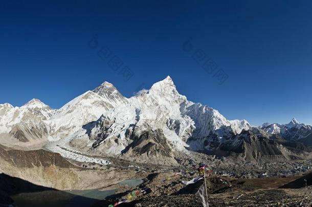 喜马拉雅山全景图