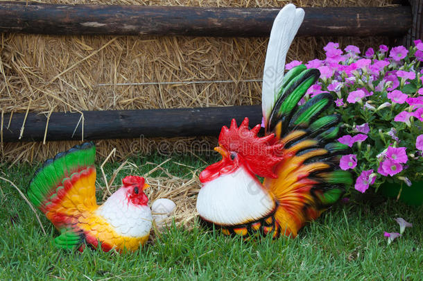花圃中班塔姆鸡的彩色陶器