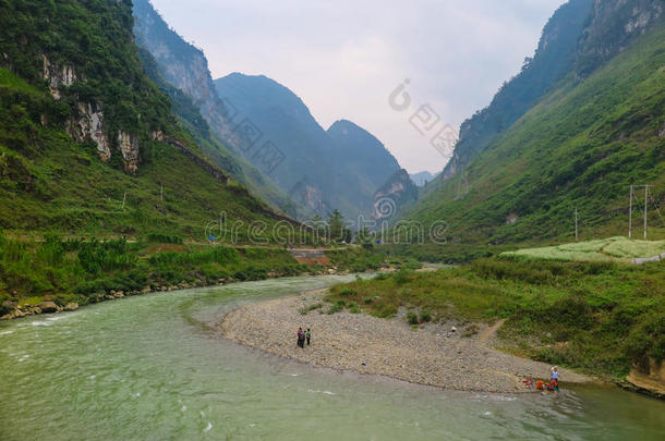 越南北部哈江山谷中的河流景观