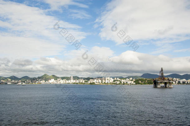 巴西-瓜纳巴拉湾石油钻机-里约热内卢