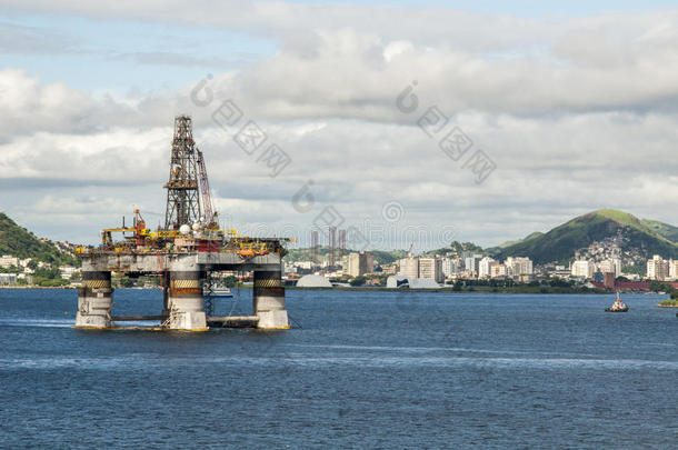 巴西-瓜纳巴拉湾石油钻机-里约热内卢