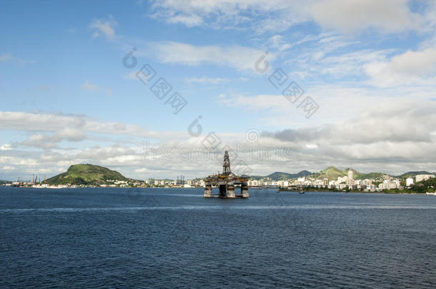 巴西-瓜纳巴拉湾石油钻机-里约热内卢