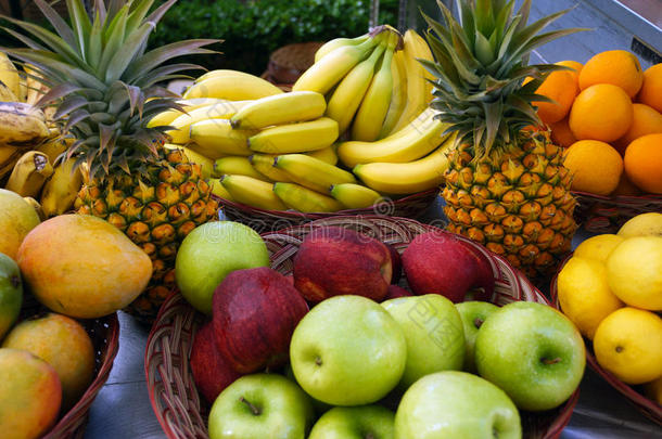 苹果香蕉显示农民水果
