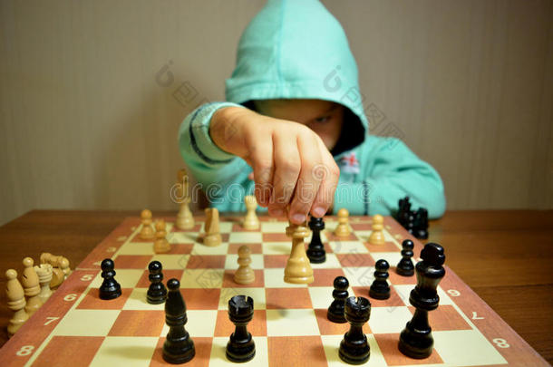 计算国际象棋棋盘<strong>小孩图</strong>形