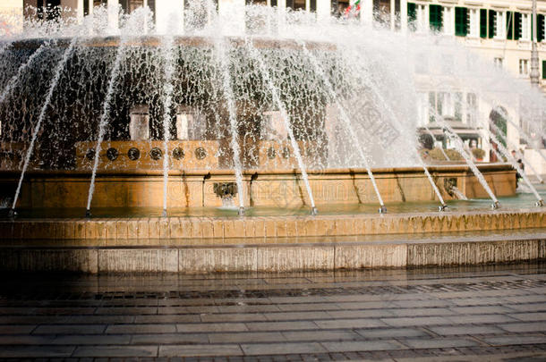 意大利热那亚的法拉利广场的喷泉