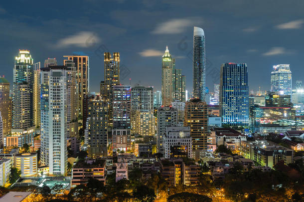曼谷<strong>夜景</strong>与摩天大楼在曼谷商业区<strong>泰国</strong>。