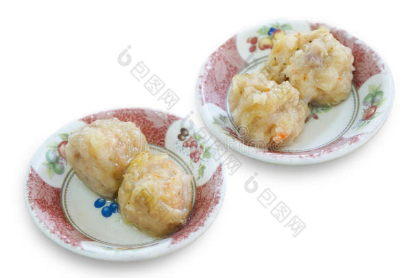 点心蒸虾饺子在碗里，中国菜