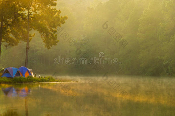 <strong>活动背景</strong>露营云环境