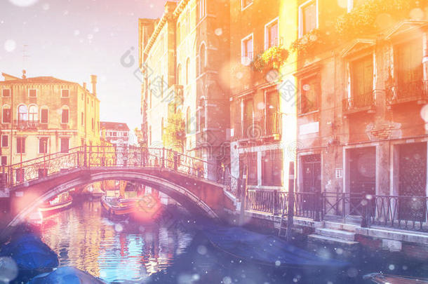 运河与贡多拉在威尼斯，意大利。 <strong>照片贺卡</strong>。 博克