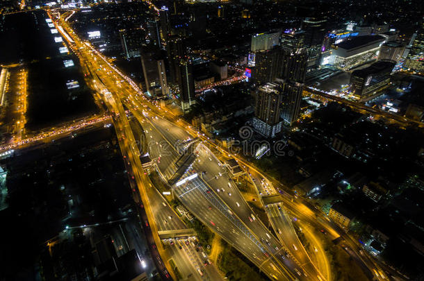 鸟瞰道路<strong>交通运输</strong>和城市在曼谷在n