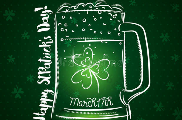 圣帕特里克节的绿卡`带啤酒杯和三叶草