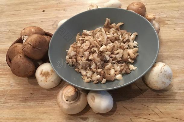 切蘑菇