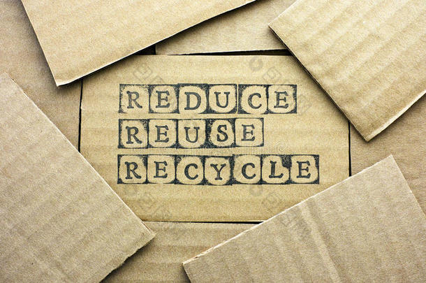 纸板卡与文字减少重复使用回收