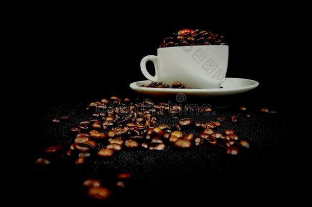 咖啡杯咖啡豆棕色香气黑色杯