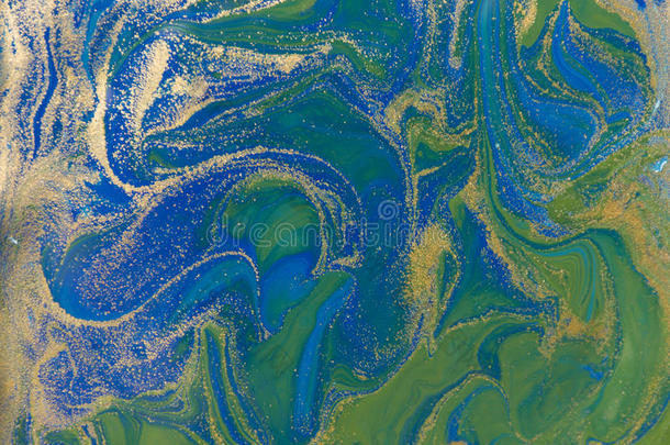 蓝色，绿色和金色液体质地。 <strong>手绘</strong>大理石<strong>花纹</strong>背景。 墨水大理石抽象图案