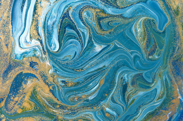 蓝色，绿色和金色液体质地。 手绘大理石花纹背景。 墨水大理石抽象图案