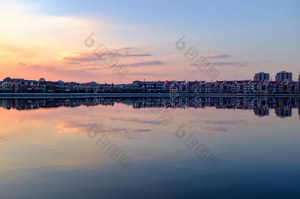 夕阳下天津的中国风景园林