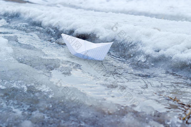 船容忍小溪折叠冰