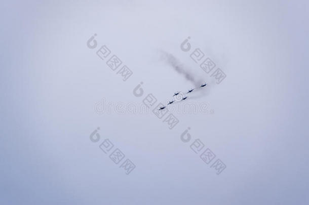 空中表演在克拉斯诺达尔机场飞行学校上空。 为保卫<strong>祖国</strong>而举行<strong>的</strong>航展。 米格-29在天空中。