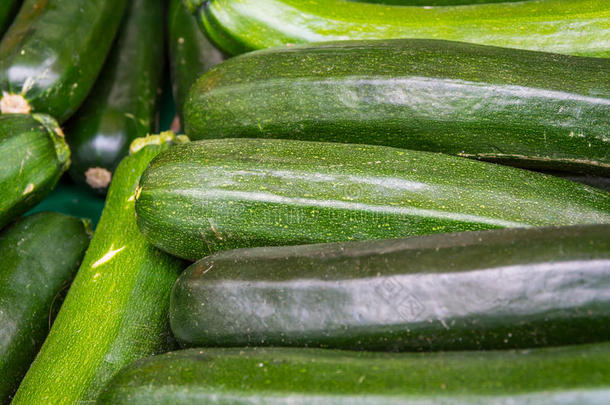 绿黄瓜市场集团篮子销售新鲜蔬菜食品Tex