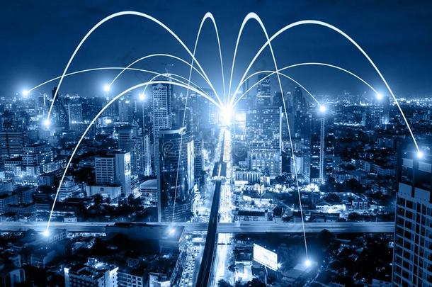 商业<strong>网络连接</strong>概念和wi-fi在<strong>城市</strong>。技术通信。背景模糊建筑在首都。