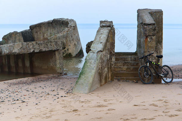 自行车，石头楼梯，废墟，海洋，海岸，瓦砾，旅游，旅游