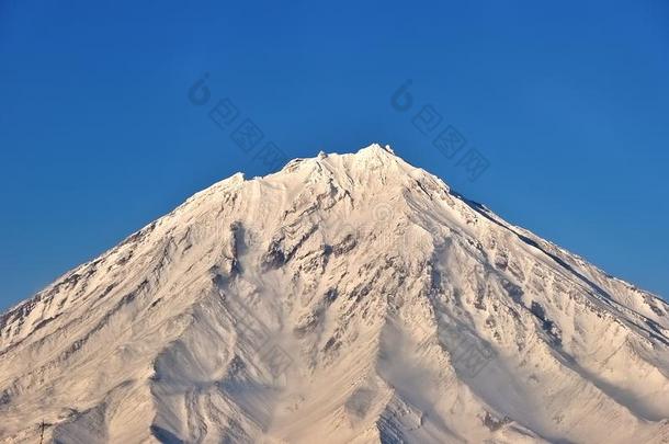 美丽的冬季火山景观