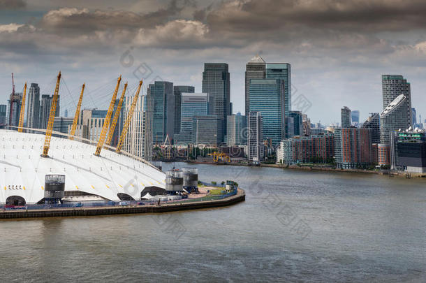 建筑学竞技场银行业英国退欧金丝雀