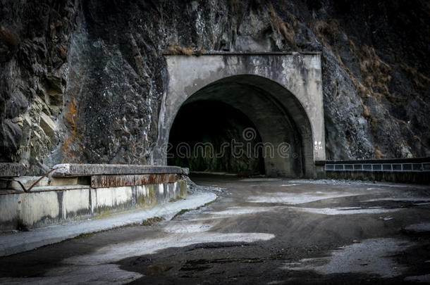 山岭隧道