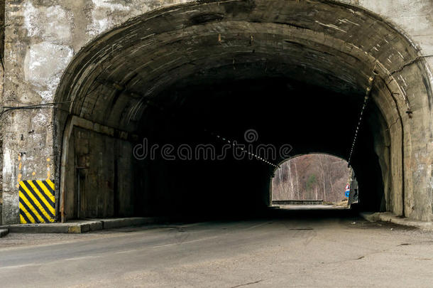 山岭隧道