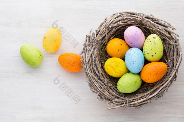 复活节和春季装饰，柳絮和鸡蛋