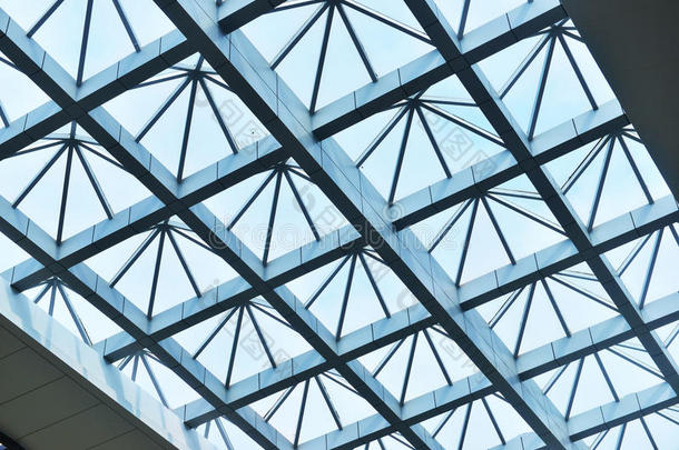 现代建筑玻璃吊顶