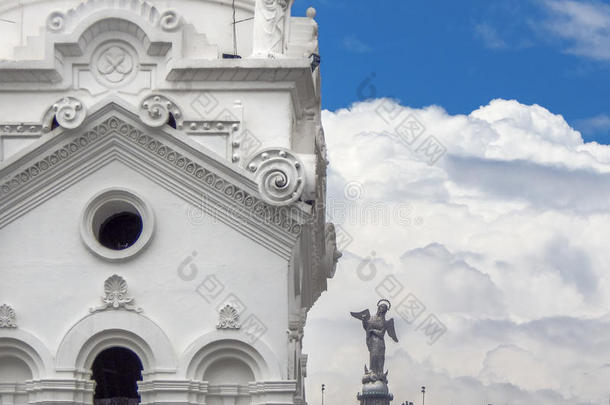 详细查看厄瓜多尔奎托大教堂