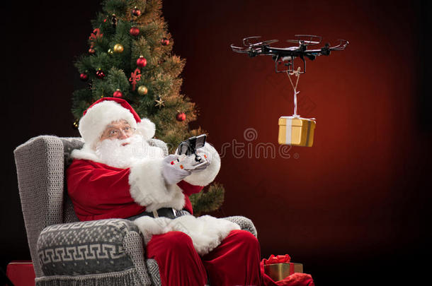 圣诞节克劳斯直升机无人机<strong>喜庆</strong>的