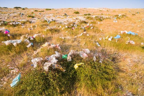 帕格岛塑料袋污染的鸟瞰图。