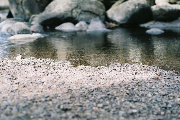 岩石和河流