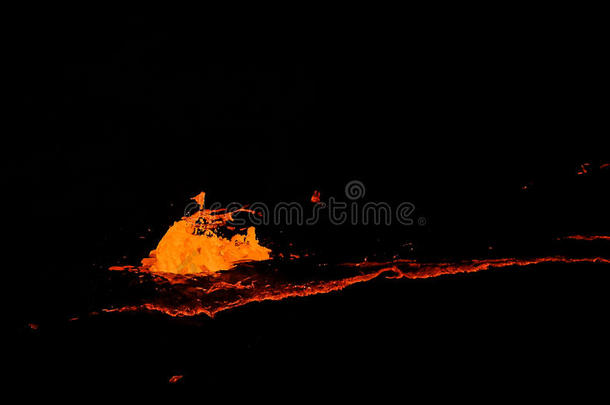 埃塔阿莱火山火山口，熔岩飞溅，达纳基尔凹陷埃塞俄比亚